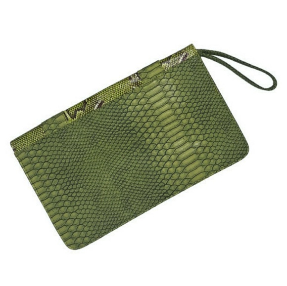 Charming Charlie Green Snakeskin Envelope clutch wristlet - Picture 3 of 6